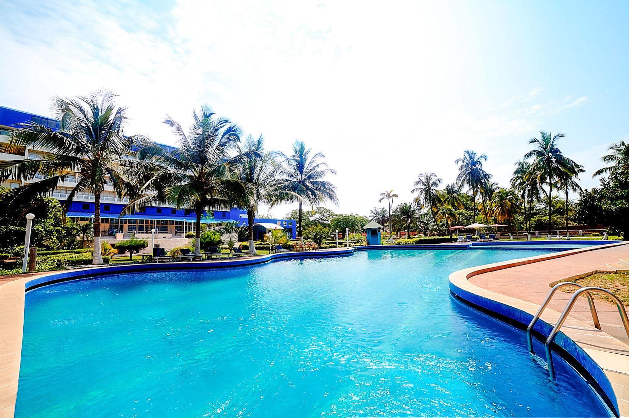 Hotel Ecole Lebenin ロメ エクステリア 写真